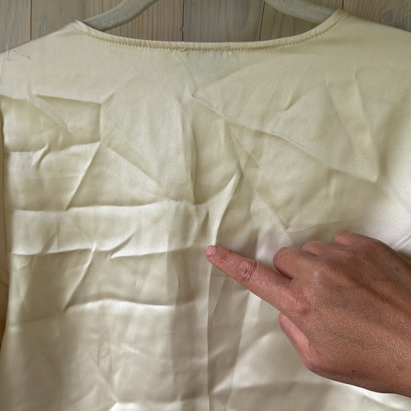 Chic Satin Tie-Front Blouse - Picture 4 of 11